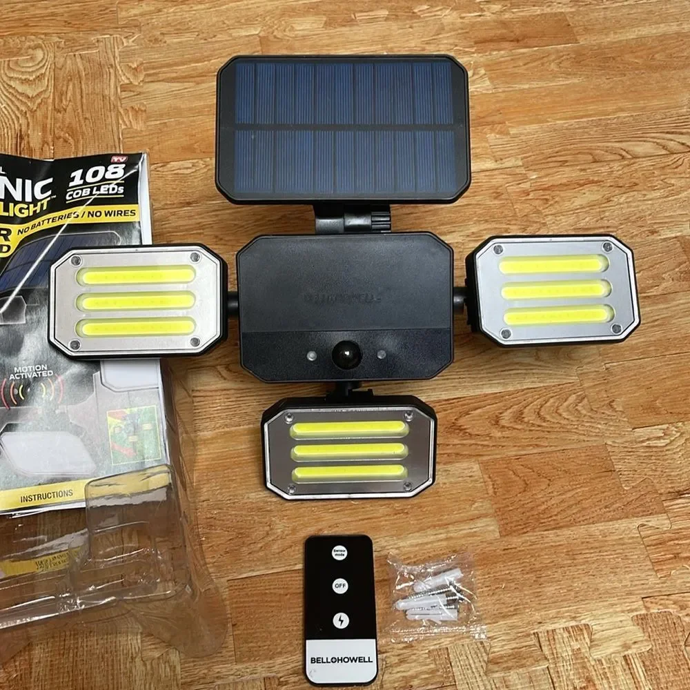 NWT Bell&Howell bionic solar powed motions flood lights for home garage